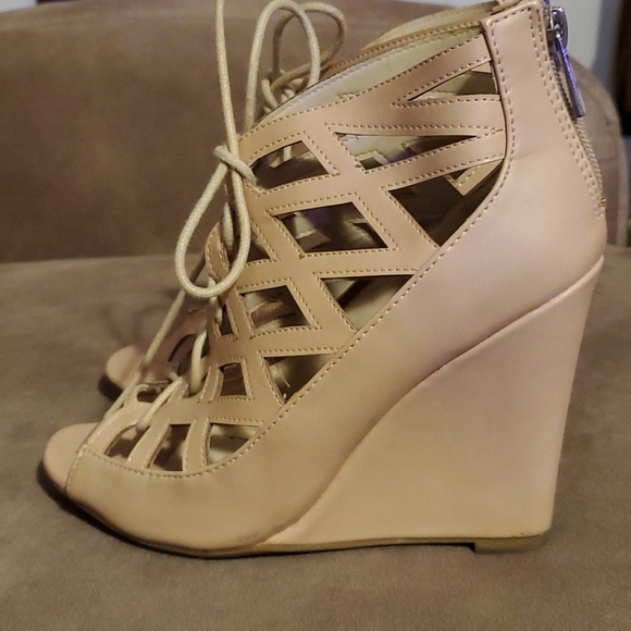 Used - Picture 4 of 4